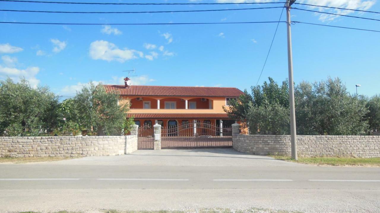 בוג'ה Apartment Dorina מראה חיצוני תמונה